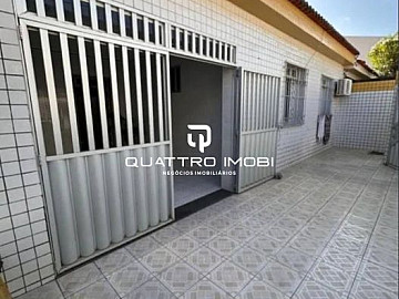 Casa em via p�blica no Cj. M�dice 1